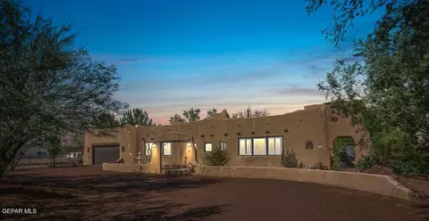 32 Cielo Dorado Dr, Anthony, NM 88021