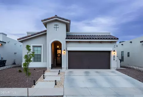 970 Airship Pl, El Paso, TX 79928