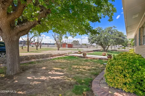 9401 N North Loop Dr, El Paso, TX 79907 photo 3