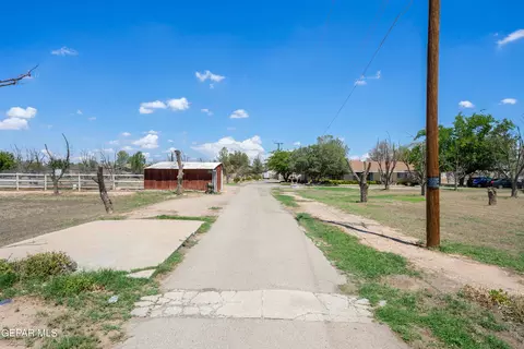 9401 N North Loop Dr, El Paso, TX 79907 photo 2