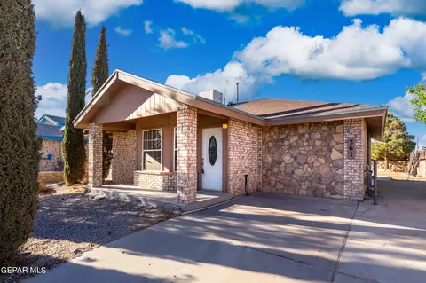267 Barrel Cactus Dr, Horizon City, TX 79928