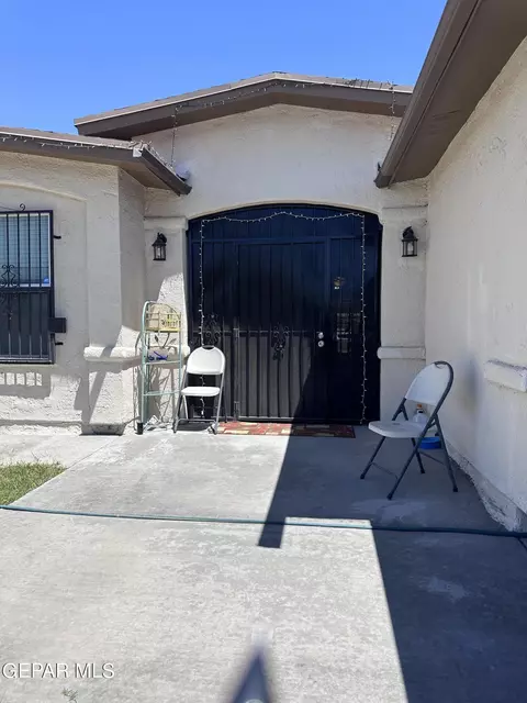 1604 Poplar St, Anthony, TX 79821