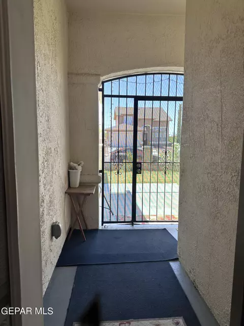 Exterior - 1604 Poplar St, Anthony, TX 79821 photo 2 of 4
