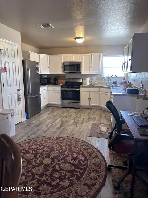 Kitchen - 1604 Poplar St, Anthony, TX 79821 photo 2 of 2