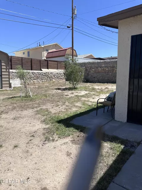 Exterior - 1604 Poplar St, Anthony, TX 79821 photo 3 of 4