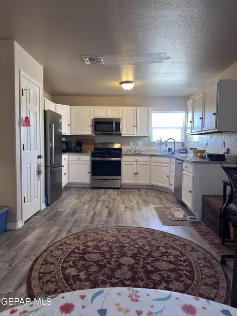 Kitchen - 1604 Poplar St, Anthony, TX 79821 photo 1 of 2