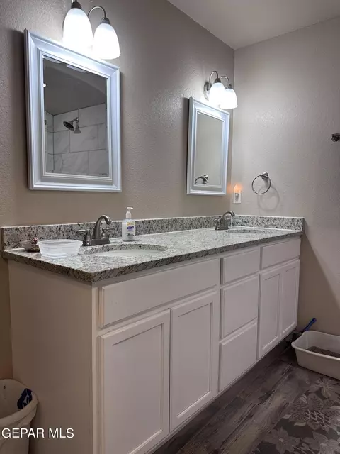 Bath - 1604 Poplar St, Anthony, TX 79821 photo 3 of 5