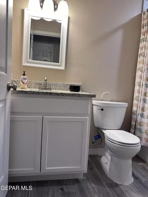 Bath - 1604 Poplar St, Anthony, TX 79821 photo 4 of 5