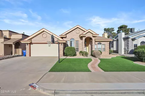 1928 Sun Tide Dr, El Paso, TX 79938