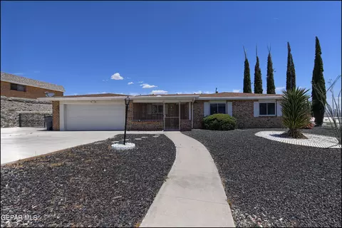 3201 Stone Edge Rd, El Paso, TX 79904