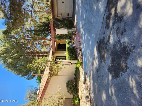 817 Lakeway Dr, El Paso, TX 79932