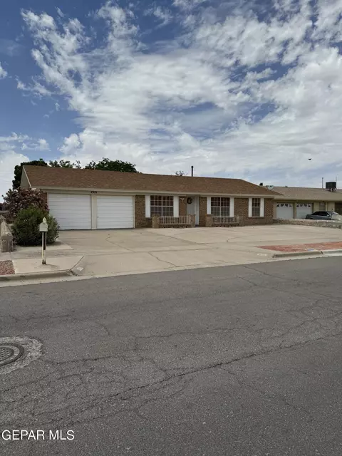 2321 Frank Beard Dr, El Paso, TX 79935