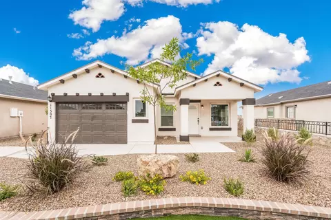 449 Josefa Cerezerez St, Canutillo, TX 79835
