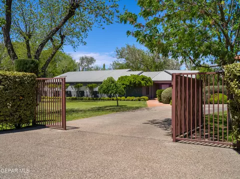 605 Meadowlark Dr, El Paso, TX 79922