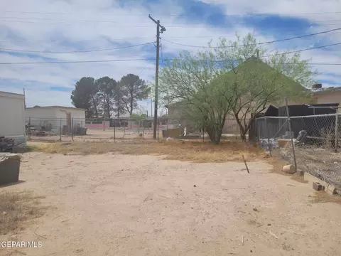 411 Saint Anthonys St, Anthony, NM 88021