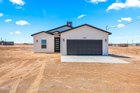 1340 Syrian Desert Dr, Chaparral, NM 88081