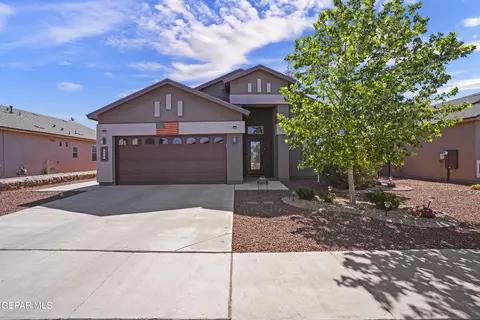 6572 Beatrice Gladstone Ln, El Paso, TX 79932