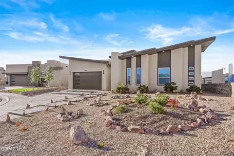 7467 Mule Team Dr, El Paso, TX 79911