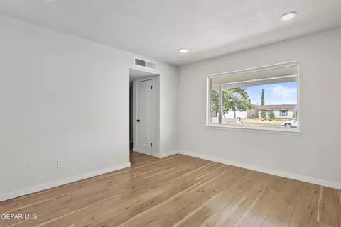 10453 Lambda Dr, El Paso, TX 79924 photo 16