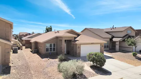 2924 Pino Blanco Pl, El Paso, TX 79938