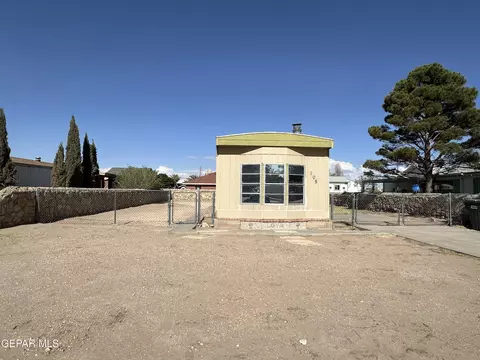 108 Sahuaro Dr, Horizon City, TX 79928