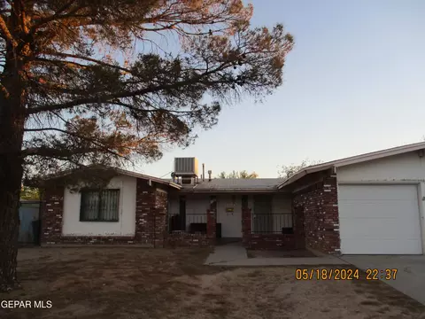 10353 Shannon Pl, El Paso, TX 79925