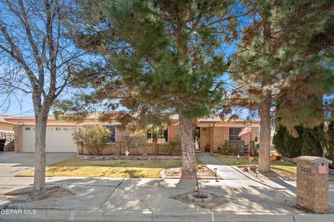 3610 Clancey Ln, Horizon City, TX 79928