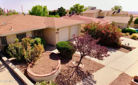 6162 Los Robles Dr, El Paso, TX 79912