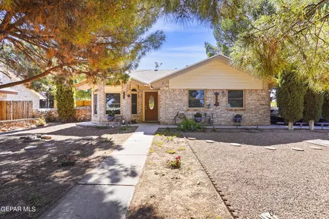 5806 Oleaster Dr, El Paso, TX 79932