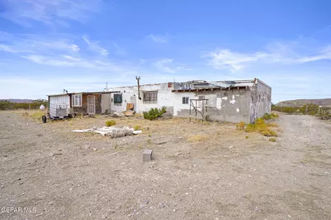 6940 Overland Stage Rd, Clint, TX 79938