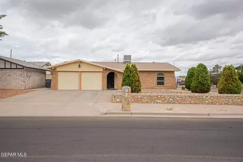 1745 Russ Randall St, El Paso, TX 79936