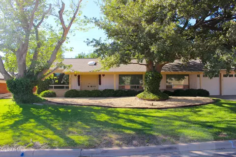 5725 Oak Cliff Dr, El Paso, TX 79912