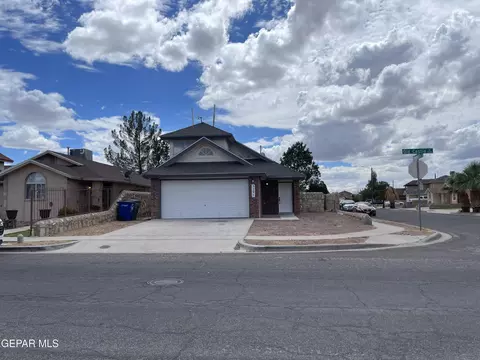 3297 Old Castle St, El Paso, TX 79936