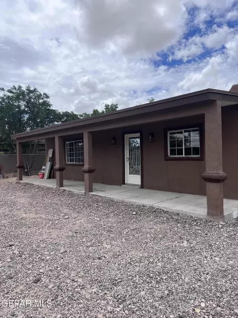 821 Stumm Pl, Horizon City, TX 79928
