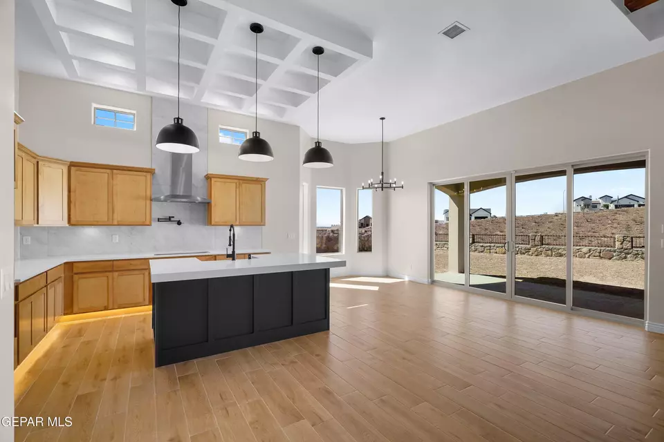 Kitchen - 1910 Concho Ct, El Paso, TX 79911 photo 20 of 22