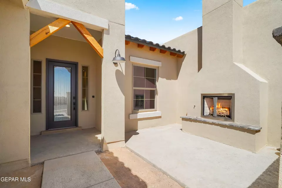 Exterior - 1910 Concho Ct, El Paso, TX 79911 photo 11 of 12