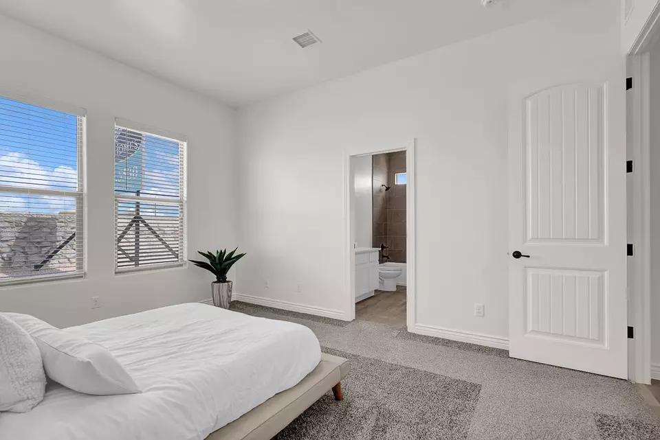 Bedroom - 1910 Concho Ct, El Paso, TX 79911 photo 9 of 17