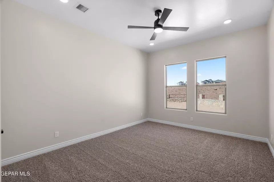 Bedroom - 1910 Concho Ct, El Paso, TX 79911 photo 16 of 17