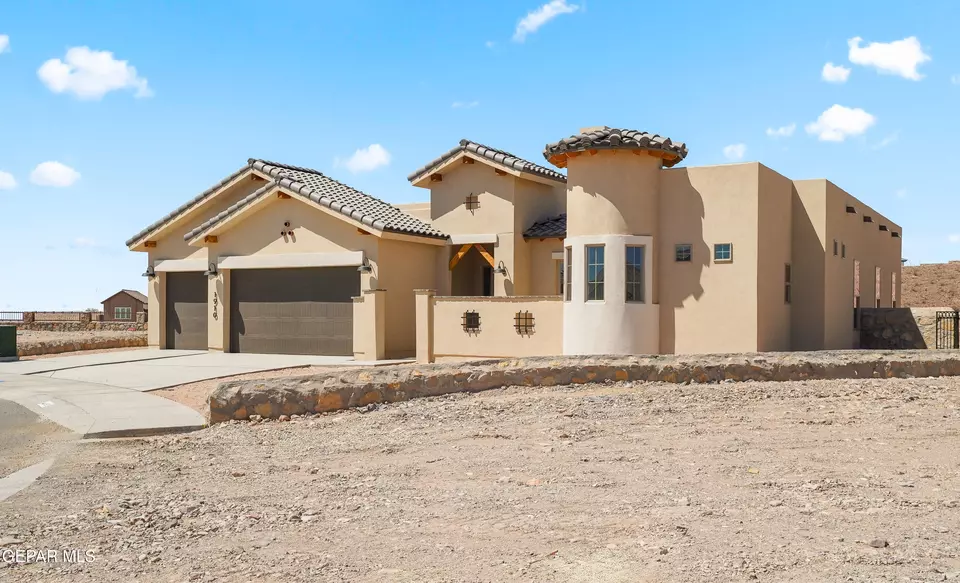 Exterior - 1910 Concho Ct, El Paso, TX 79911 photo 9 of 12