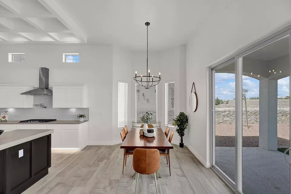 Dining - 1910 Concho Ct, El Paso, TX 79911 photo 3 of 7