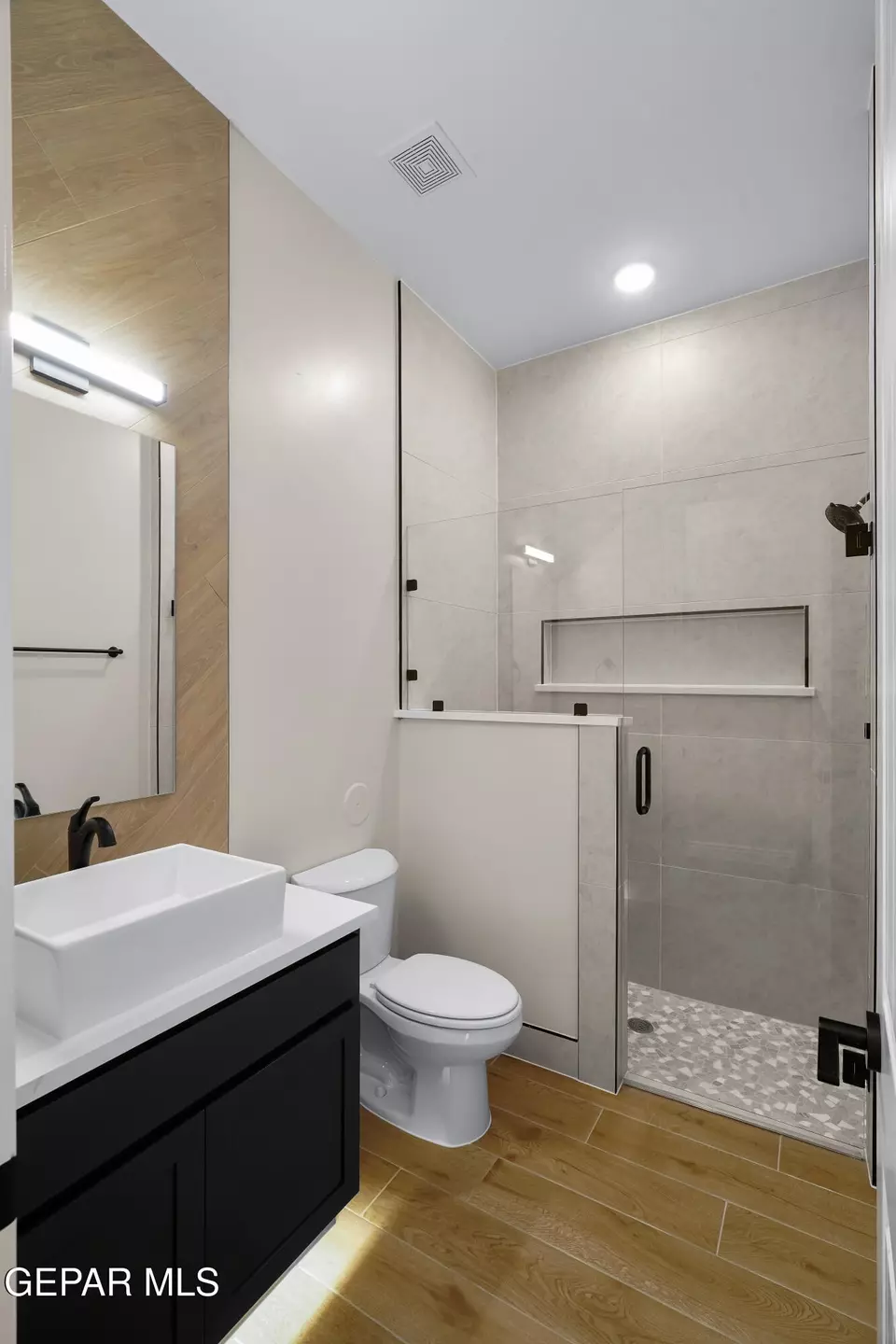 Bath - 1910 Concho Ct, El Paso, TX 79911 photo 13 of 24