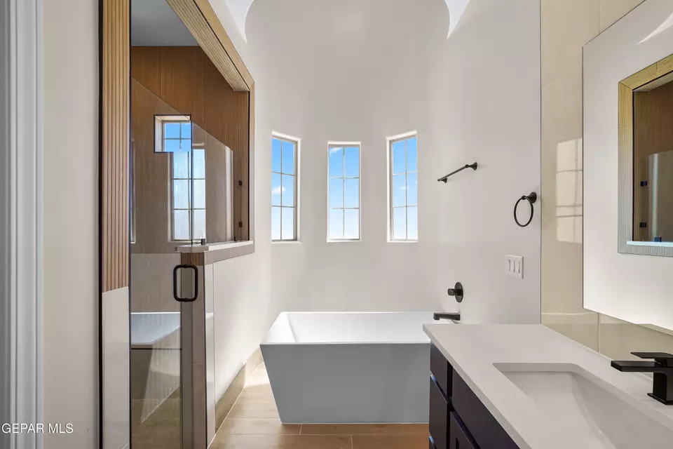 Bath - 1910 Concho Ct, El Paso, TX 79911 photo 23 of 24