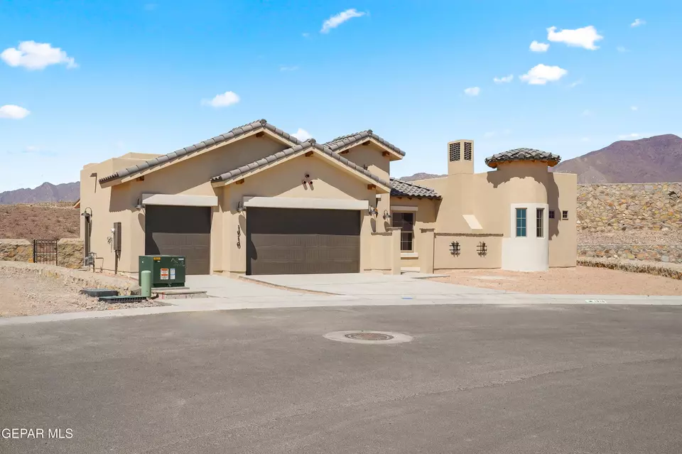 Exterior - 1910 Concho Ct, El Paso, TX 79911 photo 10 of 12