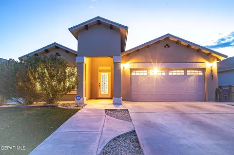 3135 Red Orchard Dr, El Paso, TX 79938