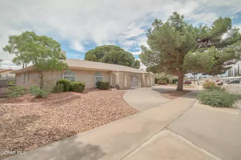 1705 Tom Bolt Dr, El Paso, TX 79936