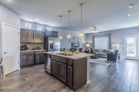 2236 Small Mountain Pl, El Paso, TX 79911 photo 13