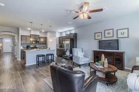 2236 Small Mountain Pl, El Paso, TX 79911 photo 2