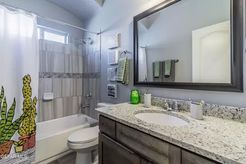 2236 Small Mountain Pl, El Paso, TX 79911 photo 6