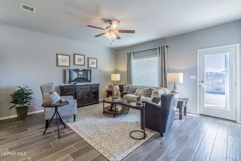 2236 Small Mountain Pl, El Paso, TX 79911 photo 12
