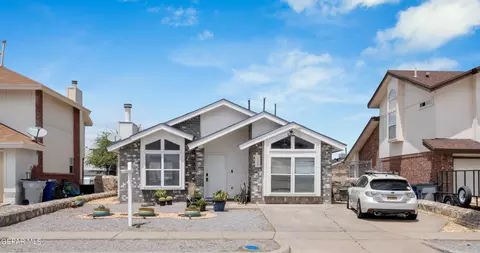 10956 Golden Pond Dr, El Paso, TX 79934